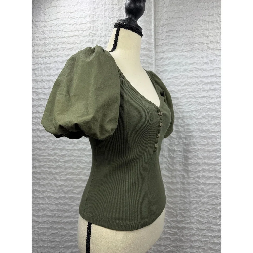 Old Navy Womens XS Olive Green Ribbed Henley Top Puff Sleeve V-Neck Slim Fit